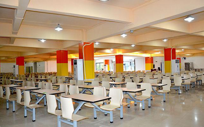 承包企業(yè)學校醫(yī)院景區(qū)食堂現(xiàn)場圖片